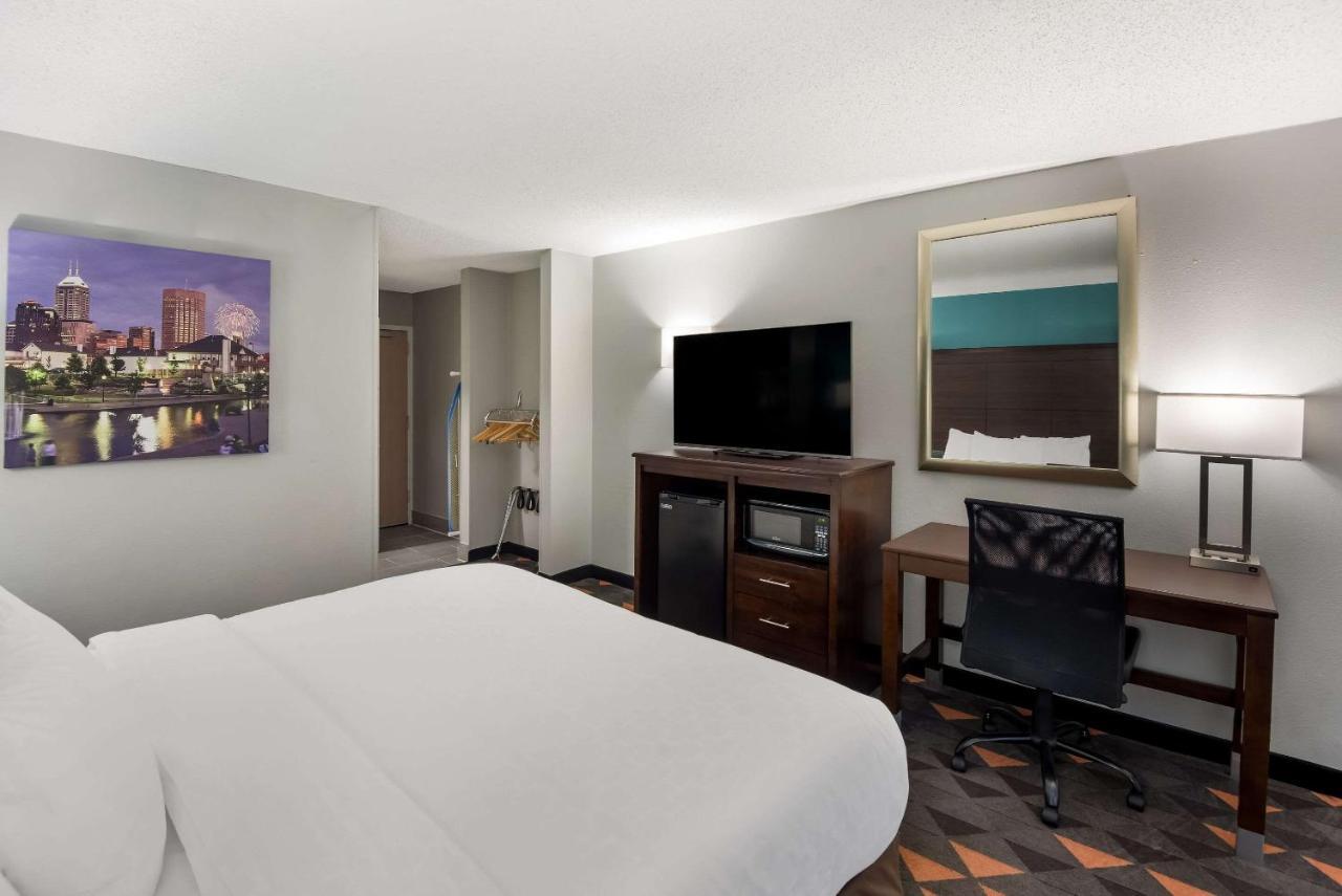 מלון קסלטון Clarion Pointe Indianapolis Northeast מראה חיצוני תמונה