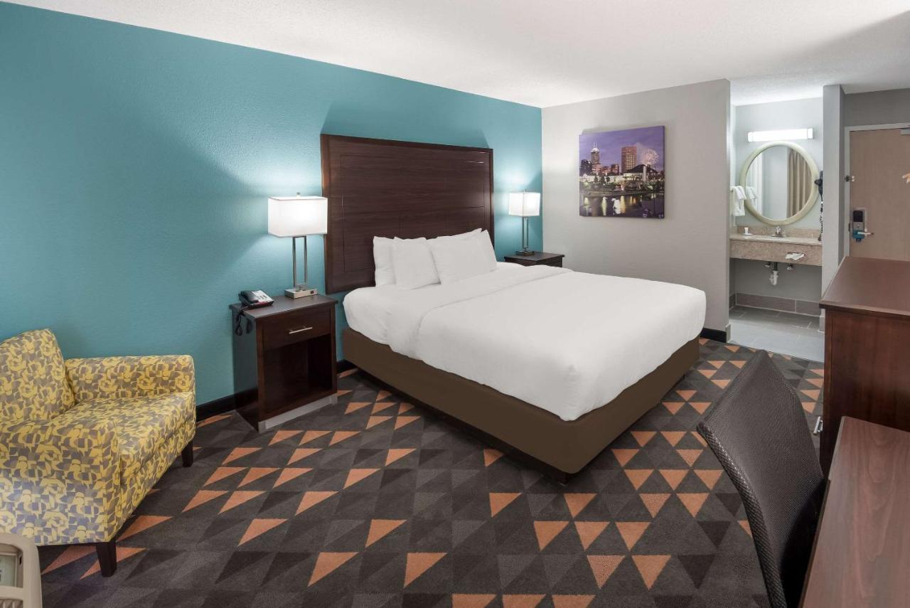 מלון קסלטון Clarion Pointe Indianapolis Northeast מראה חיצוני תמונה