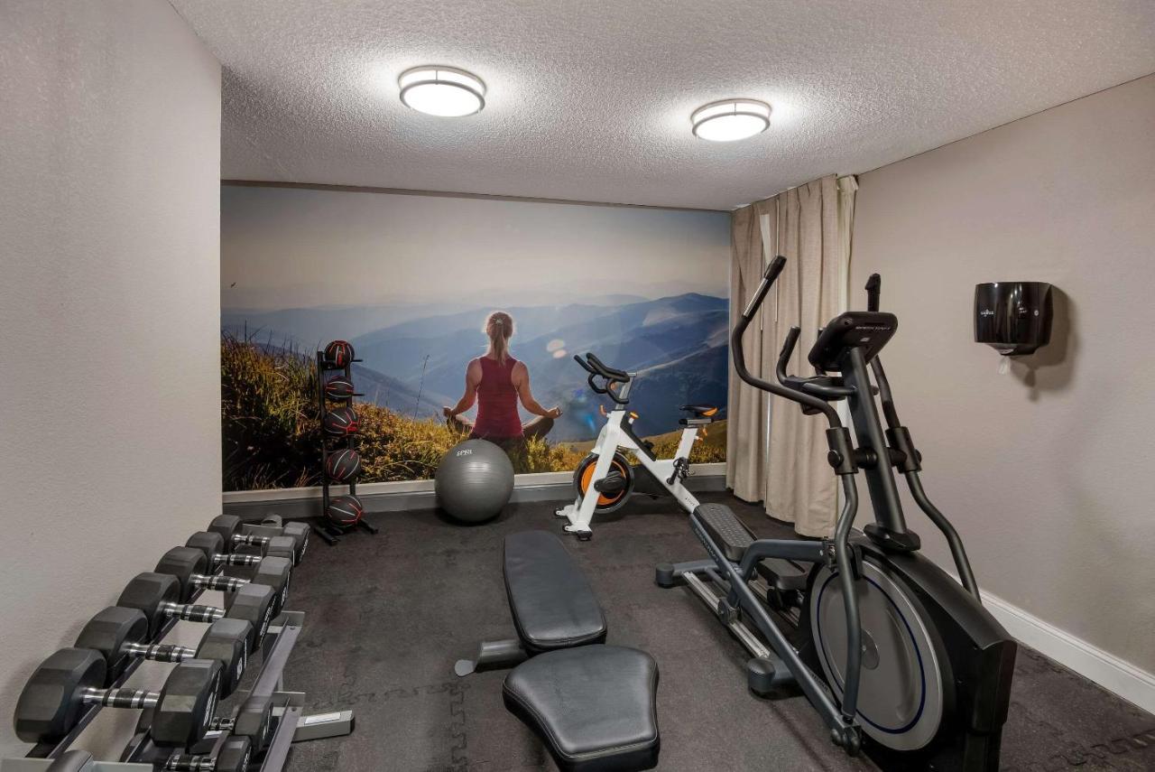 מלון קסלטון Clarion Pointe Indianapolis Northeast מראה חיצוני תמונה