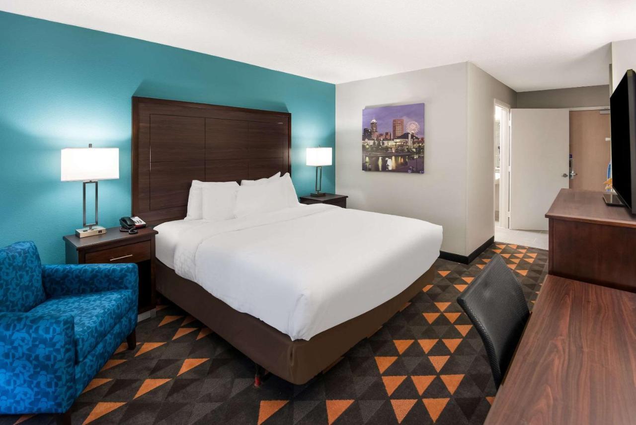 מלון קסלטון Clarion Pointe Indianapolis Northeast מראה חיצוני תמונה