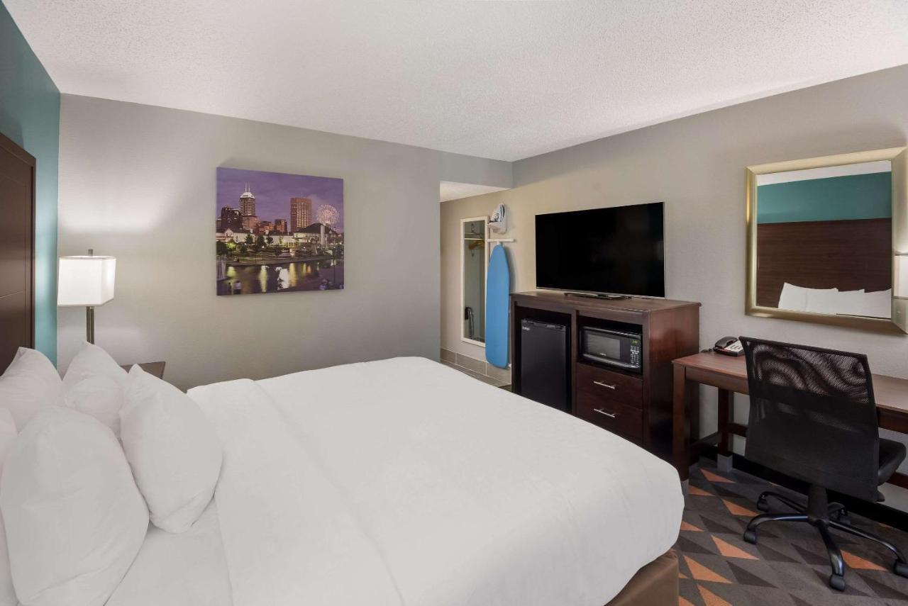 מלון קסלטון Clarion Pointe Indianapolis Northeast מראה חיצוני תמונה