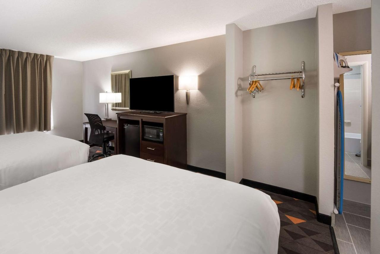 מלון קסלטון Clarion Pointe Indianapolis Northeast מראה חיצוני תמונה
