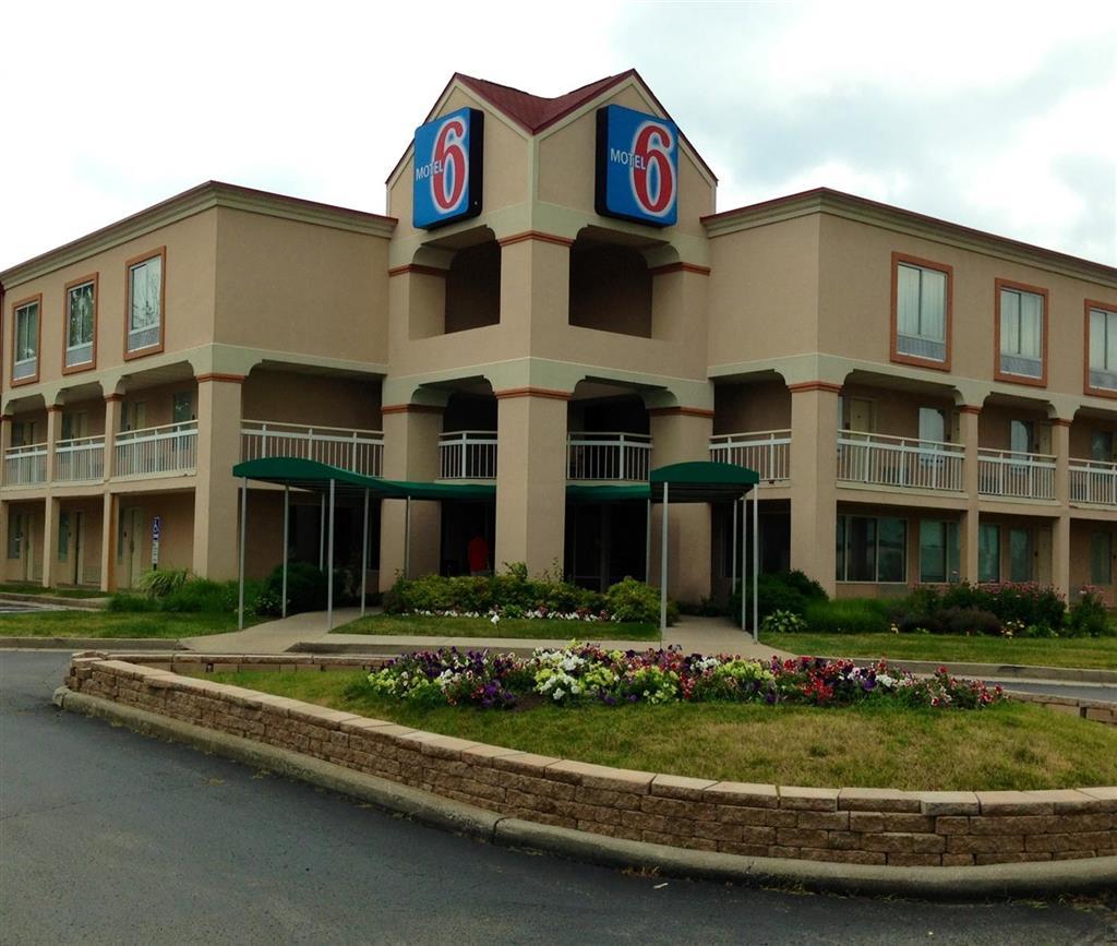 מלון קסלטון Clarion Pointe Indianapolis Northeast מראה חיצוני תמונה