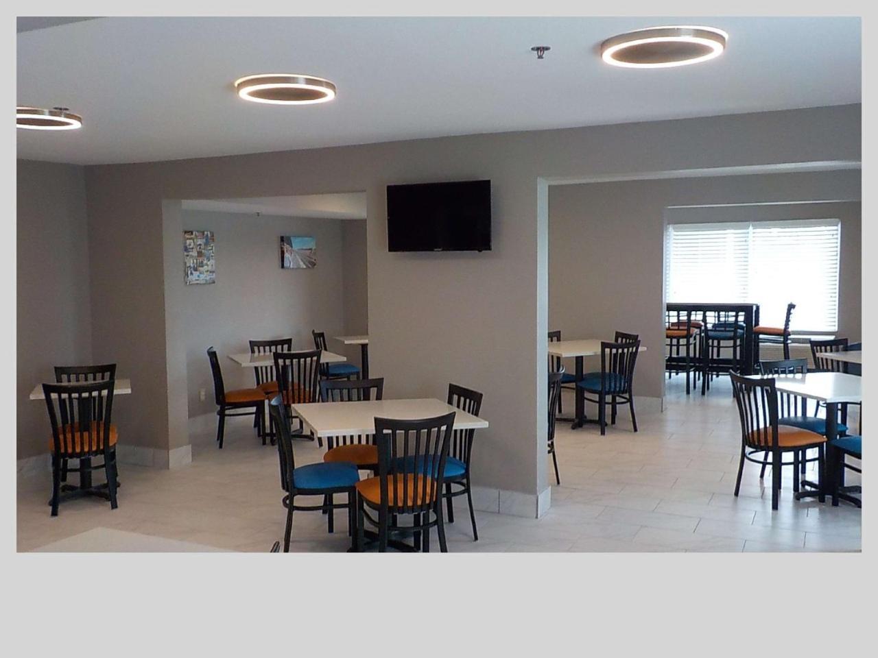 מלון קסלטון Clarion Pointe Indianapolis Northeast מראה חיצוני תמונה
